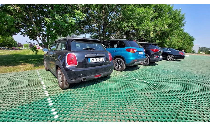 Zöld út a fenntartható parkolásért — erősített Karsai gyeprács